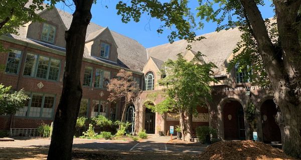 Amistad School's Skinner Auditorium by St. Mark's